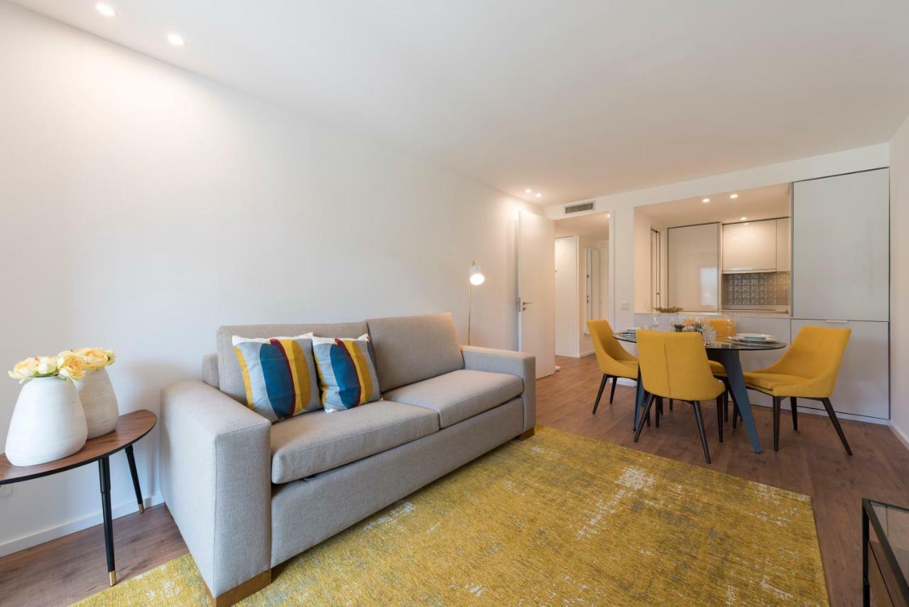 Lovelystay - Downtown Balcony Apartment With Free Parking Porto Kültér fotó