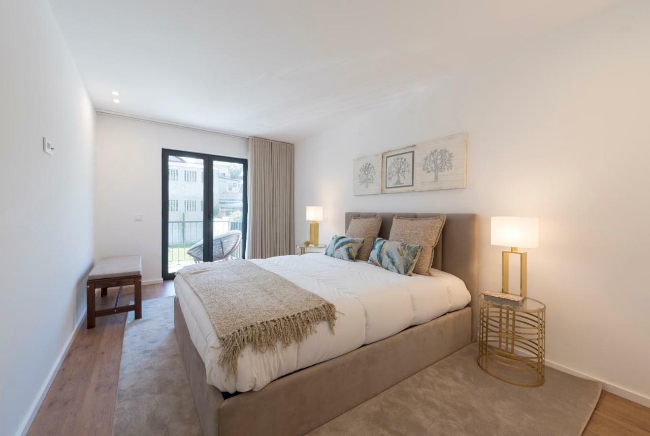 Lovelystay - Downtown Balcony Apartment With Free Parking Porto Kültér fotó