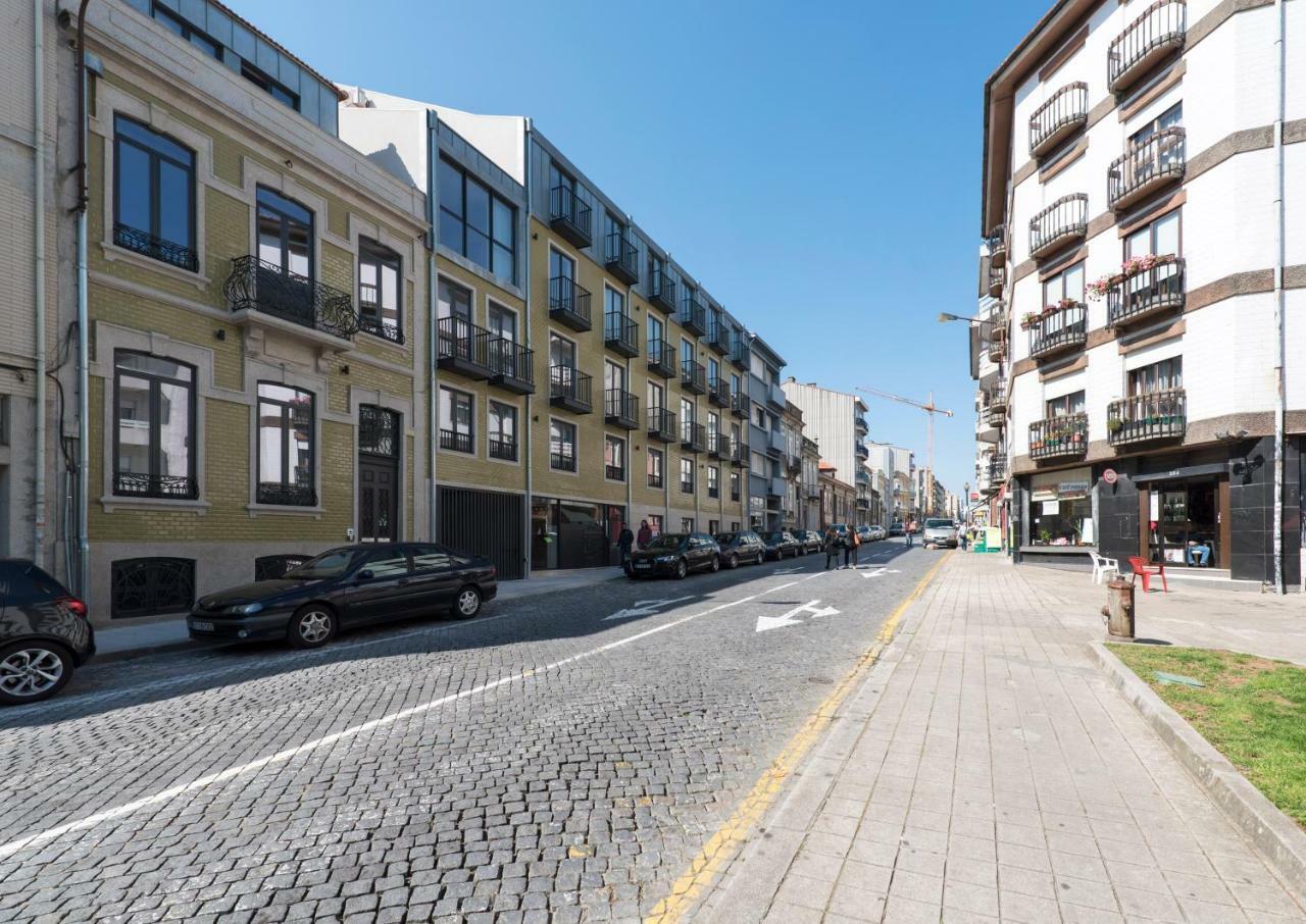 Lovelystay - Downtown Balcony Apartment With Free Parking Porto Kültér fotó