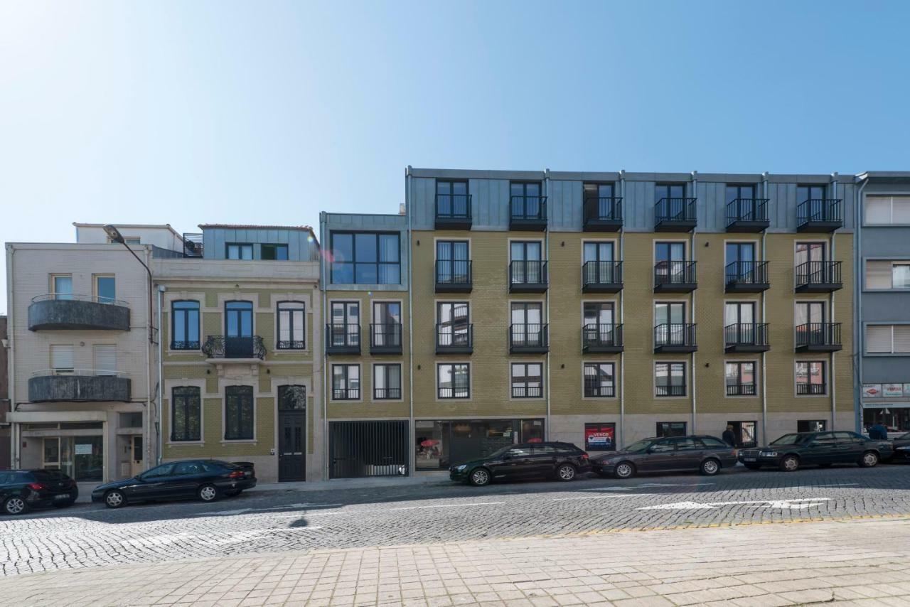 Lovelystay - Downtown Balcony Apartment With Free Parking Porto Kültér fotó