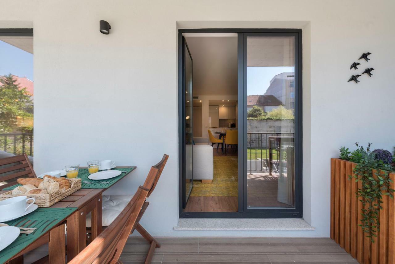 Lovelystay - Downtown Balcony Apartment With Free Parking Porto Kültér fotó