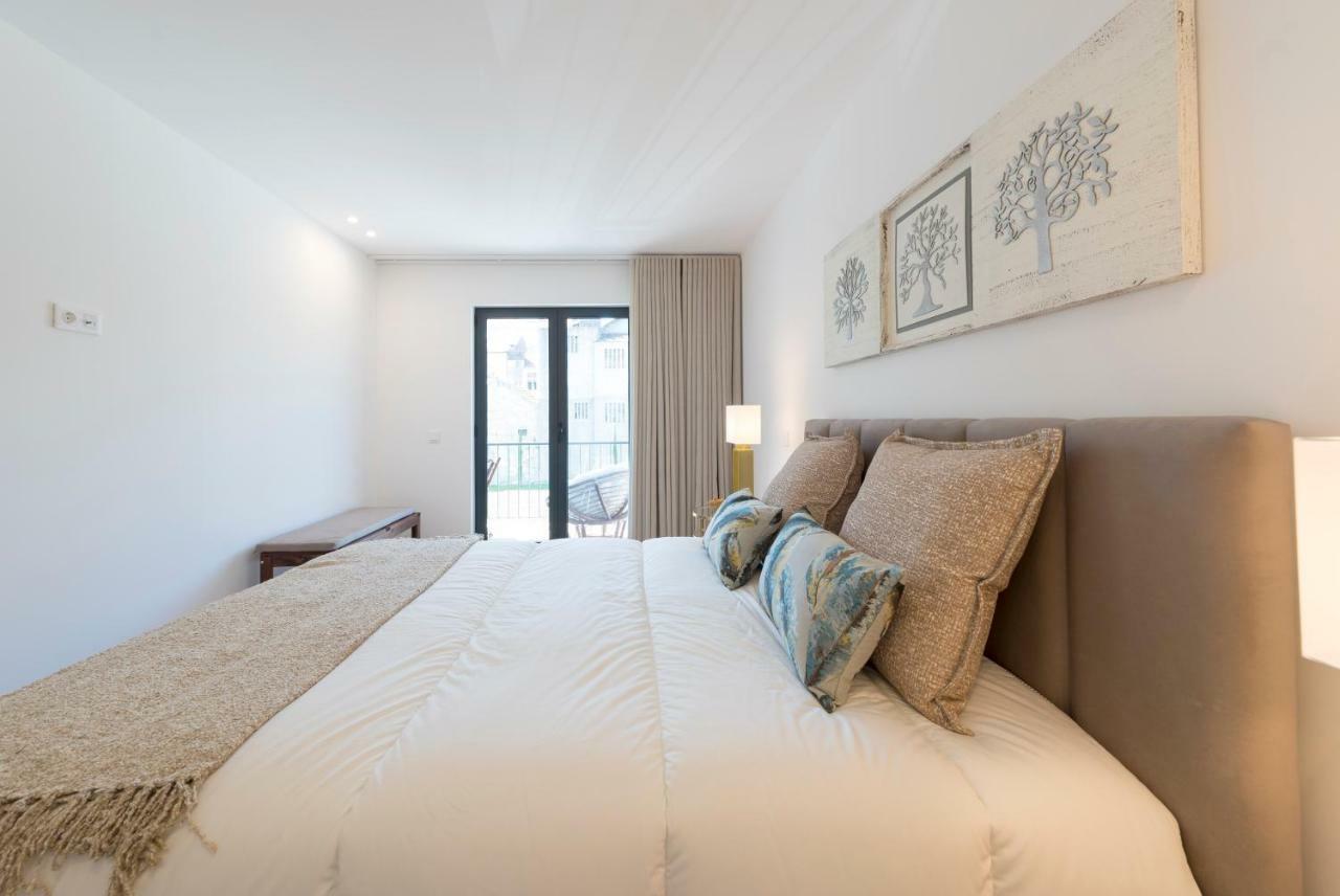 Lovelystay - Downtown Balcony Apartment With Free Parking Porto Kültér fotó