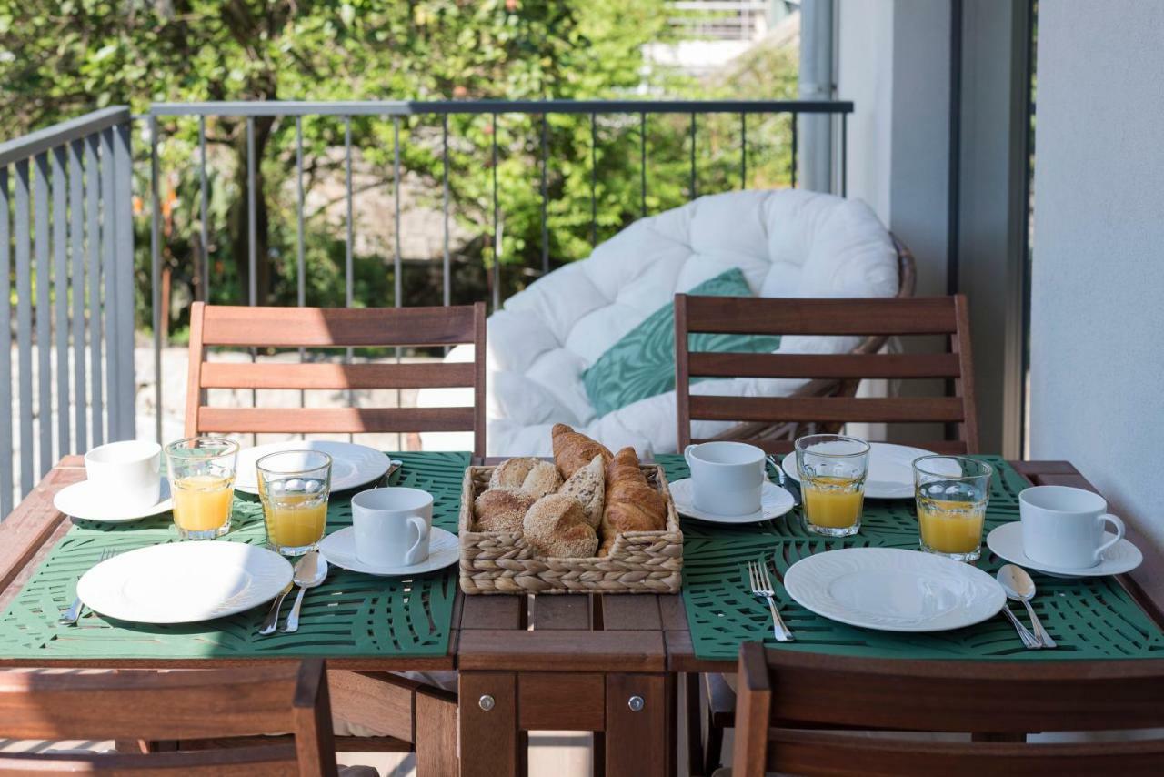 Lovelystay - Downtown Balcony Apartment With Free Parking Porto Kültér fotó